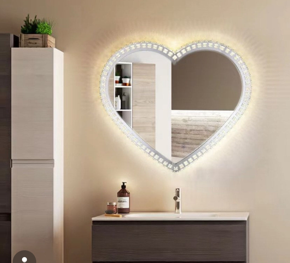 LUXURY HEART Shape mirror with LED lights